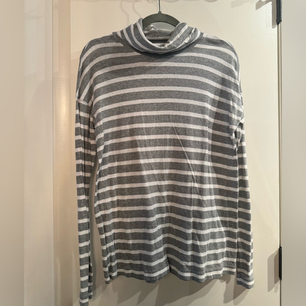 Jcrew grey and white turtleneck